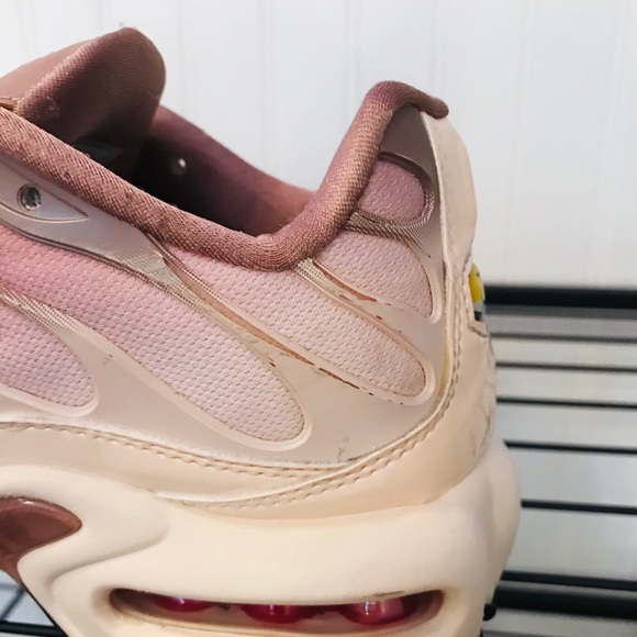 Women’s Nike Air Max Plus - Picture 6 of 8